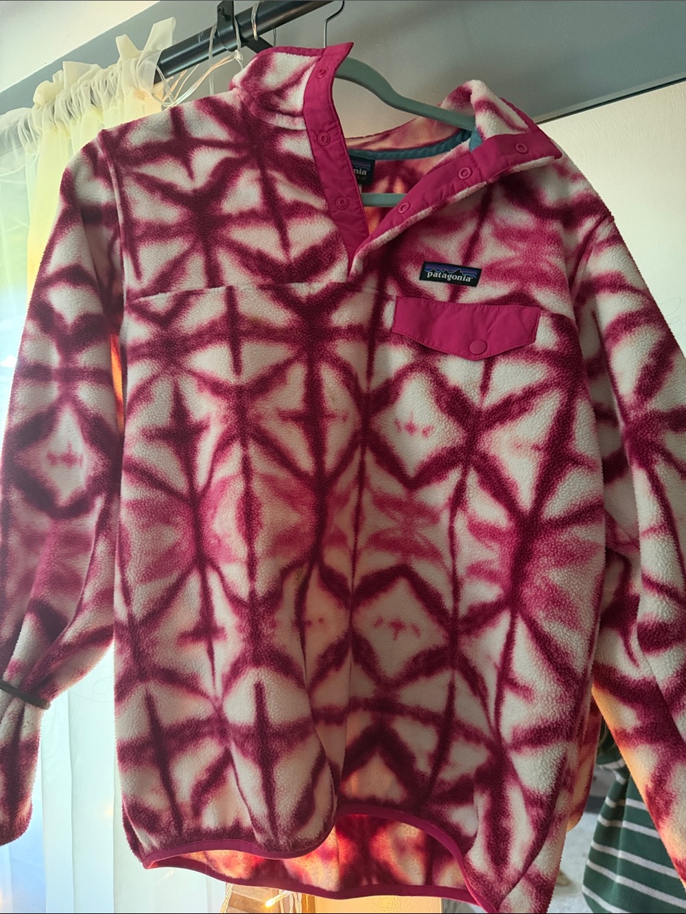 Patagonia women’s  Pink Tie-Dye Pullover Fleece